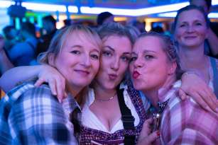 Foto 046.jpg aus dem Album Bootsparty am 28.09.2024 vergrößern